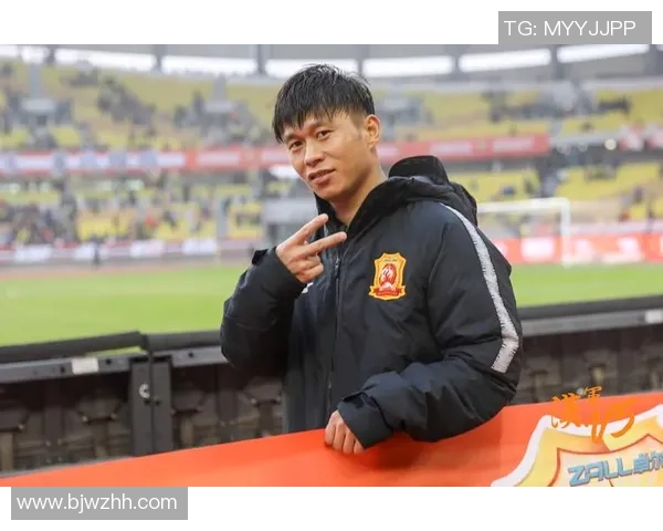 从绿茵场到讲台上足球明星转型当老师的励志故事